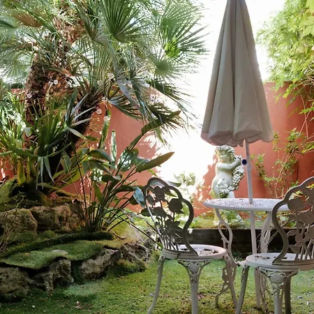 Rum i privatbostad Lou Pitchoun Luxe Et Serenite Au Coeur De Familiale Avec Separee Avec Jardin Enchanteur Pour 4 Adultes Et 1 Enfant
