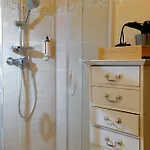 Lou Pitchoun Luxe Et Serenite Au Coeur De Familiale Avec Separee Avec Jardin Enchanteur Pour 4 Adultes Et 1 Enfant