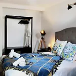 Habitación en casa particular Lou Pitchoun Luxe Et Serenite Au Coeur De Familiale Avec Separee Avec Jardin Enchanteur Pour 4 Adultes Et 1 Enfant *