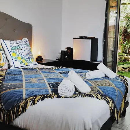 Lou Pitchoun Luxe Et Serenite Au Coeur De Familiale Avec Separee Avec Jardin Enchanteur Pour 4 Adultes Et 1 Enfant 圣特罗佩