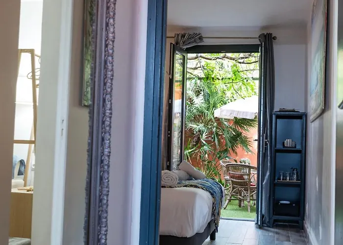 Lou Pitchoun: Luxurious Family With Garden In *