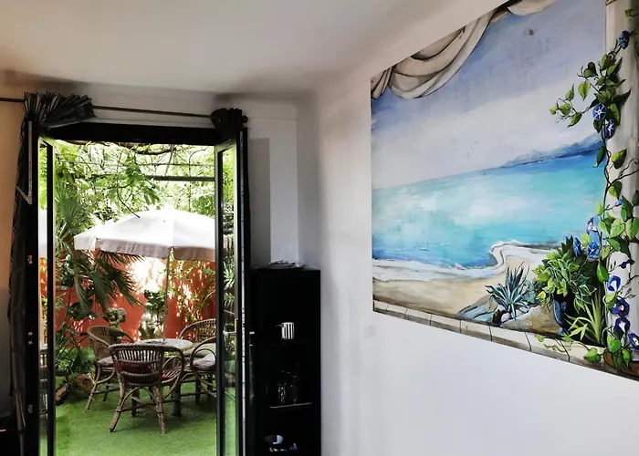 Lou Pitchoun: Luxurious Family With Garden In Saint-Tropez