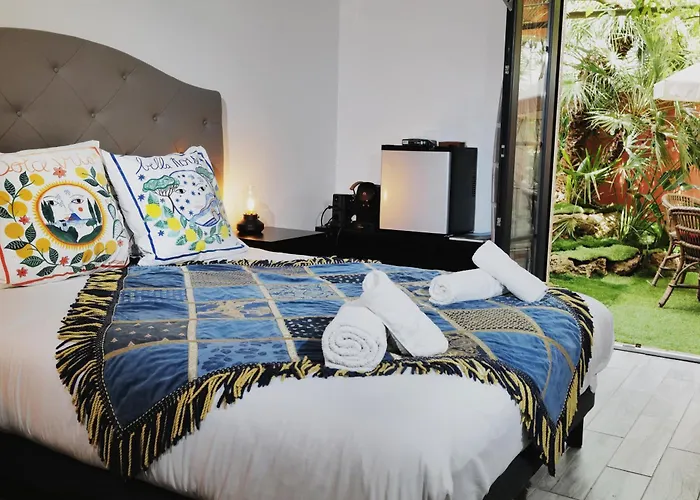 Lou Pitchoun Luxe Et Serenite Au Coeur De Familiale Avec Separee Avec Jardin Enchanteur Pour 4 Adultes Et 1 Enfant 圣特罗佩